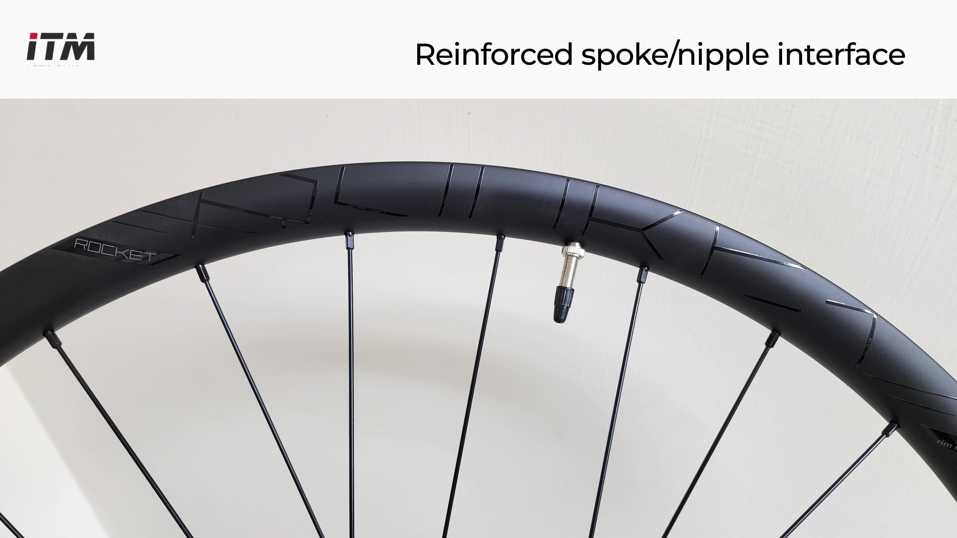<strong>ROCKET Carbon</strong> Wheel - Image 5